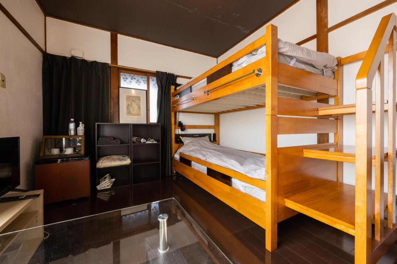 Bed&Cafe Onzo オンゾー Hotel Onomichi Exterior photo